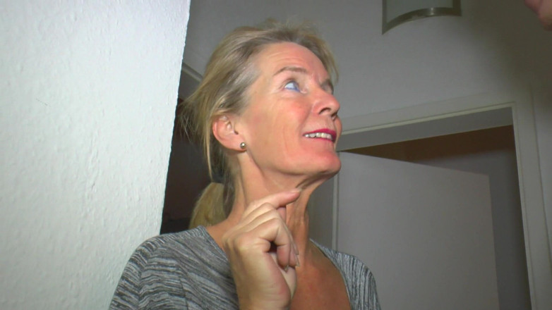 RetroLust: 내 핫한 이웃은 커피를 마시고 싶었지만 그가 떠나기 전에 나를 따먹었어
