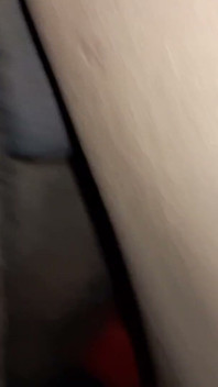 Spotkałem się z przyjacielem w klubie swingersów i w kabinie mnie przeleciał i spuścił się do moich ust