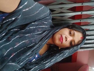 Mamta-Bhabhi-76xx: Köylü yenge dinlenirken sikişiyor