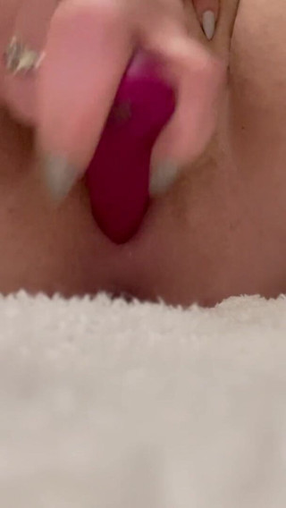Love_Dickson: Bathroom Play with Vibrator to Orgasm