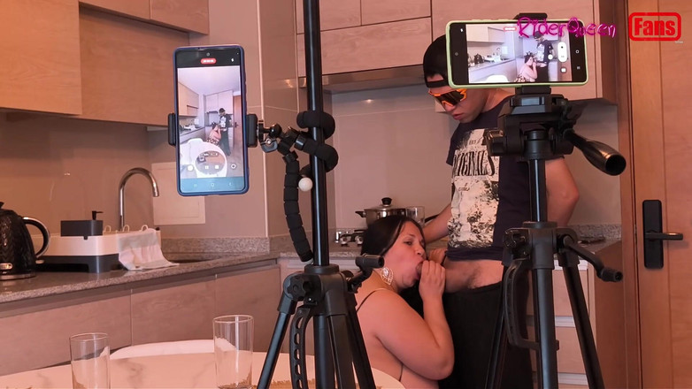 Riderqueen: Video pro fanoušky - nevlastní syn navštěvuje nevlastní matku v kuchyni