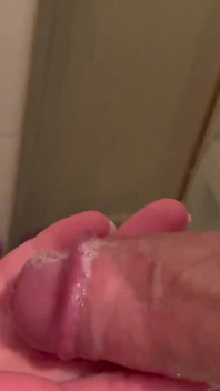 Er pinkelt auf meine nächsten blowjobs mit dicken titten