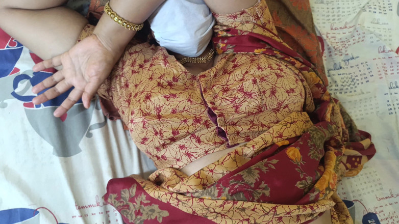 Inba: Red Color Saree Cheating Housewife 2