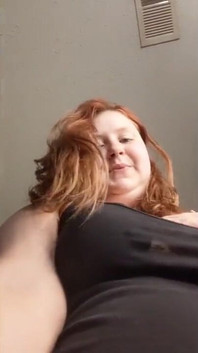 Великаншка доминирует над парой