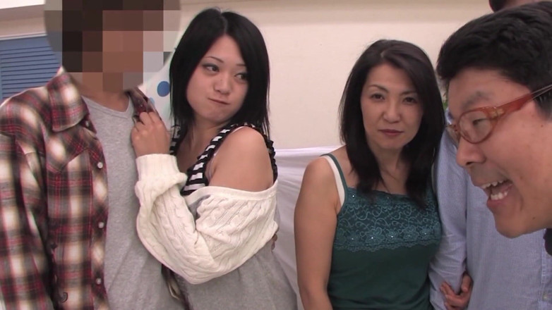 JAPAN IN LOVE: Ragazze asiatiche condivise scena 1_japanese ragazze si masturbano in gruppo e...