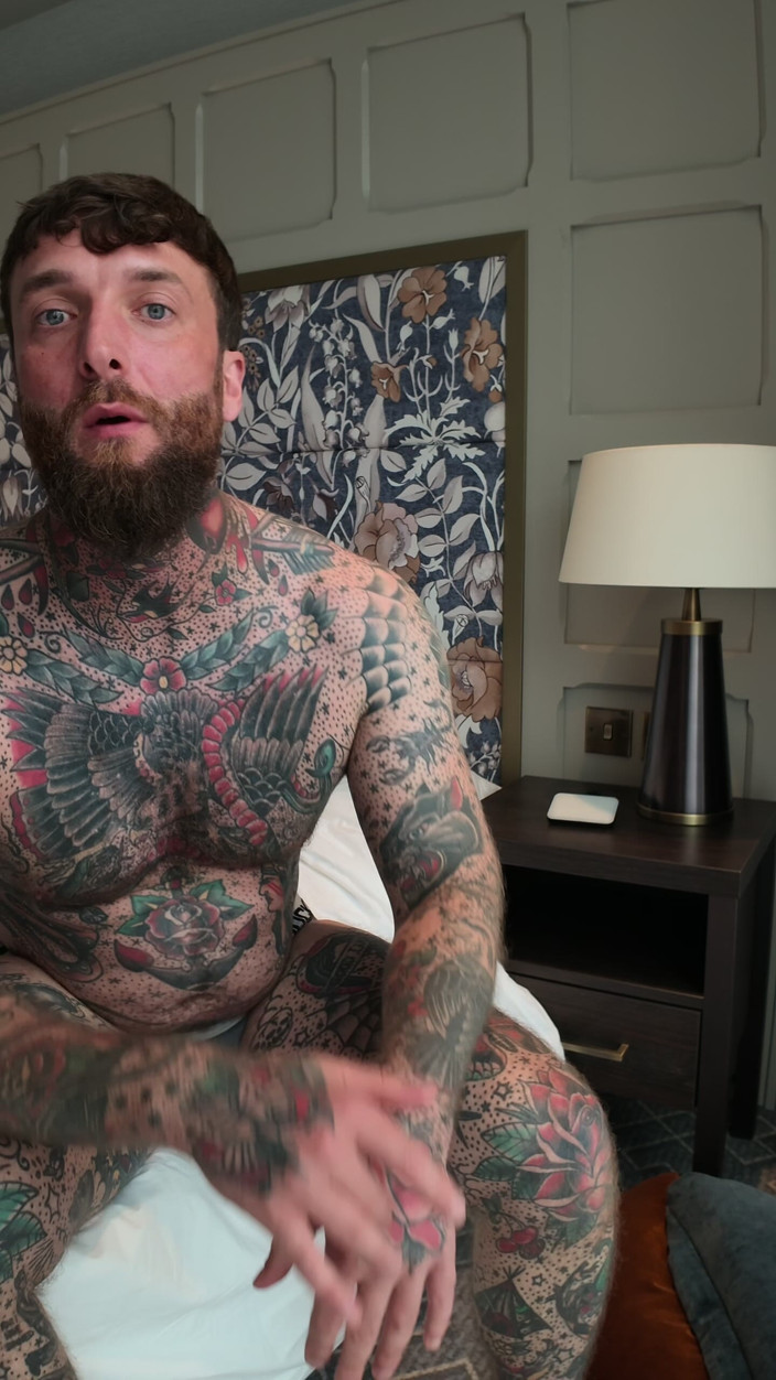 Tattooed Dom: Tattooed Dom Ass Worship Solo
