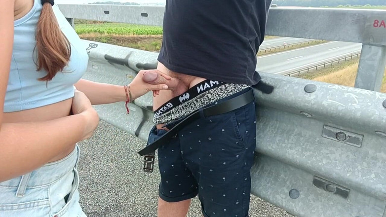 JonDickFlash: 고속도로에서의 공공장소 섹스