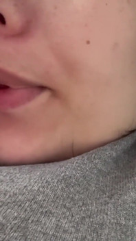 작은 의붓형제와 노는 거대한 이복 여동생