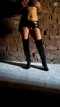 Una sexy agente di polizia