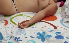 Nyepong kontol sambil berbaring