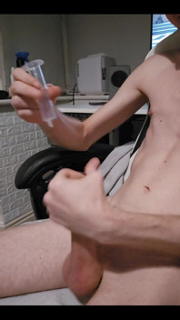Tried Squirting in a Syringe Need a Bigger Syringe Will Figure Something Out
