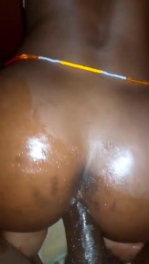 Island Bratz: 자메이카 작은 십대 타기, 그녀의 엉덩이 구멍에 있는 흑인 대물 자지