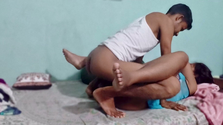 Amina begum: Ragazza indiana posay desi styles fuke