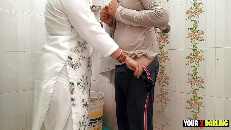 Jony Darling: 继母给男孩提供身体热量，你的宝贝