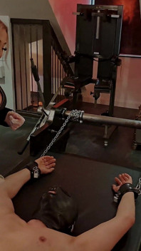 Sheela Sinner Sklavensitting Der Muellschlucker