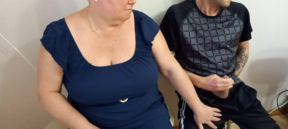 Zona901: Ela masturba meu pau e me ajuda a terminar