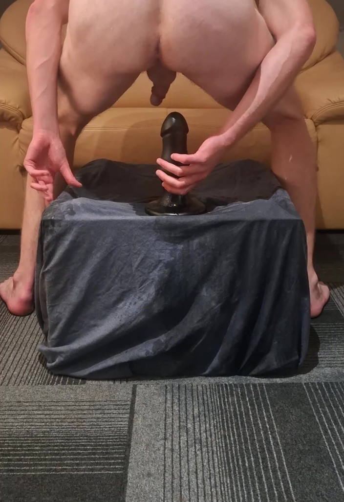 NoFace Twink X: Solo Gay Twink Huge Dildo Ride