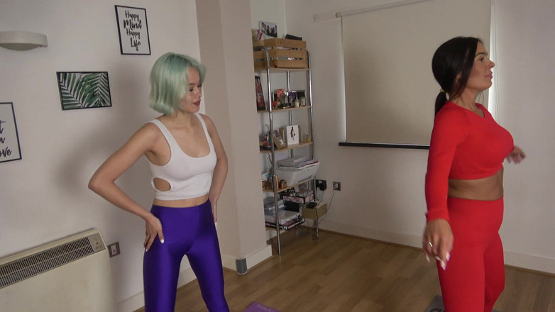 Latina Fetish: Lilly jóga a svazování fúzní pás svázaný, svázaný a umlčen...