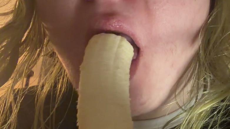 Spunk Kip: Sensually Eating a Banana