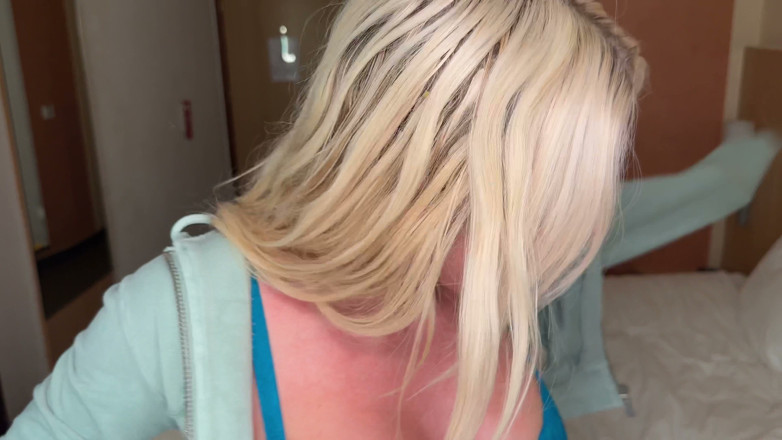Mr Moneyshot: Emily walters viene scopata di fronte a suo marito cornuto