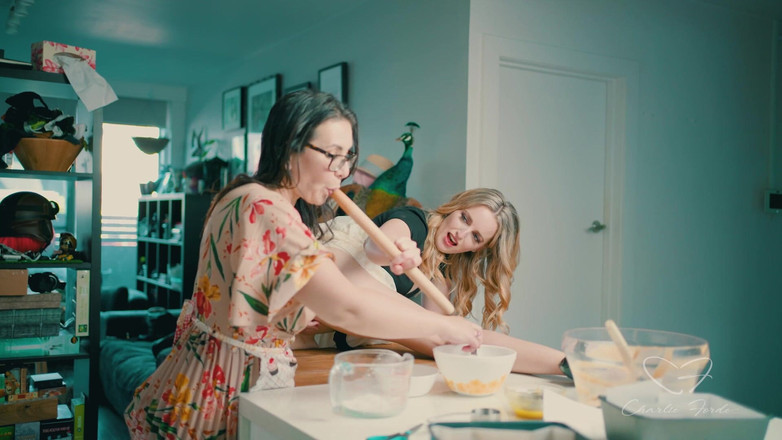 CharlieForde: Bake me a cake bareng charlie forde, chasey devil