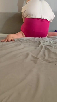 Empress Bella Sadica Opens and Closes Her Long Toes