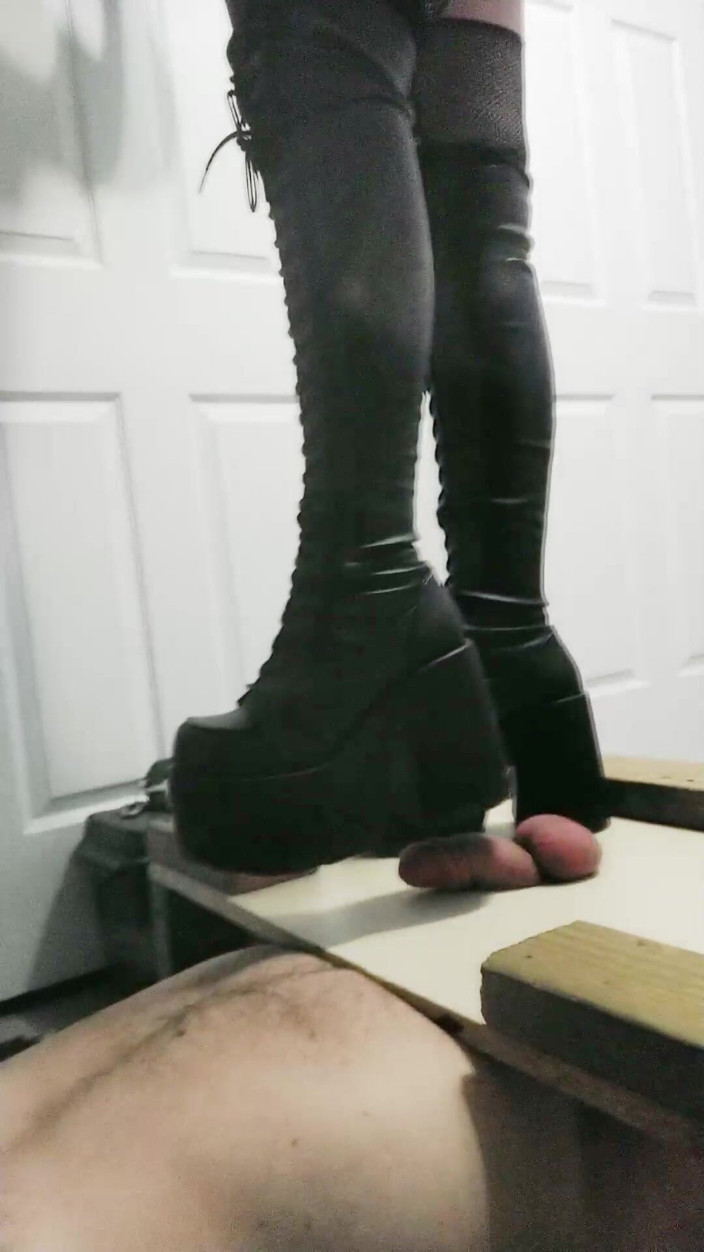 Miss jj chose: Demonia Over Knee Boots