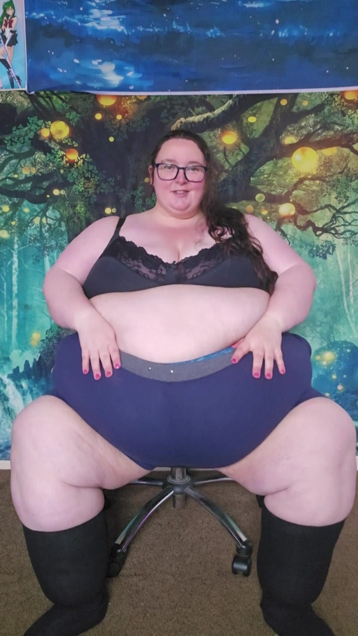 SSBBWLadyBrads: Cewek super semok lagi asik memekku bagian 2