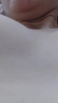 POV: Drobné lezení na nahé tělo obryně