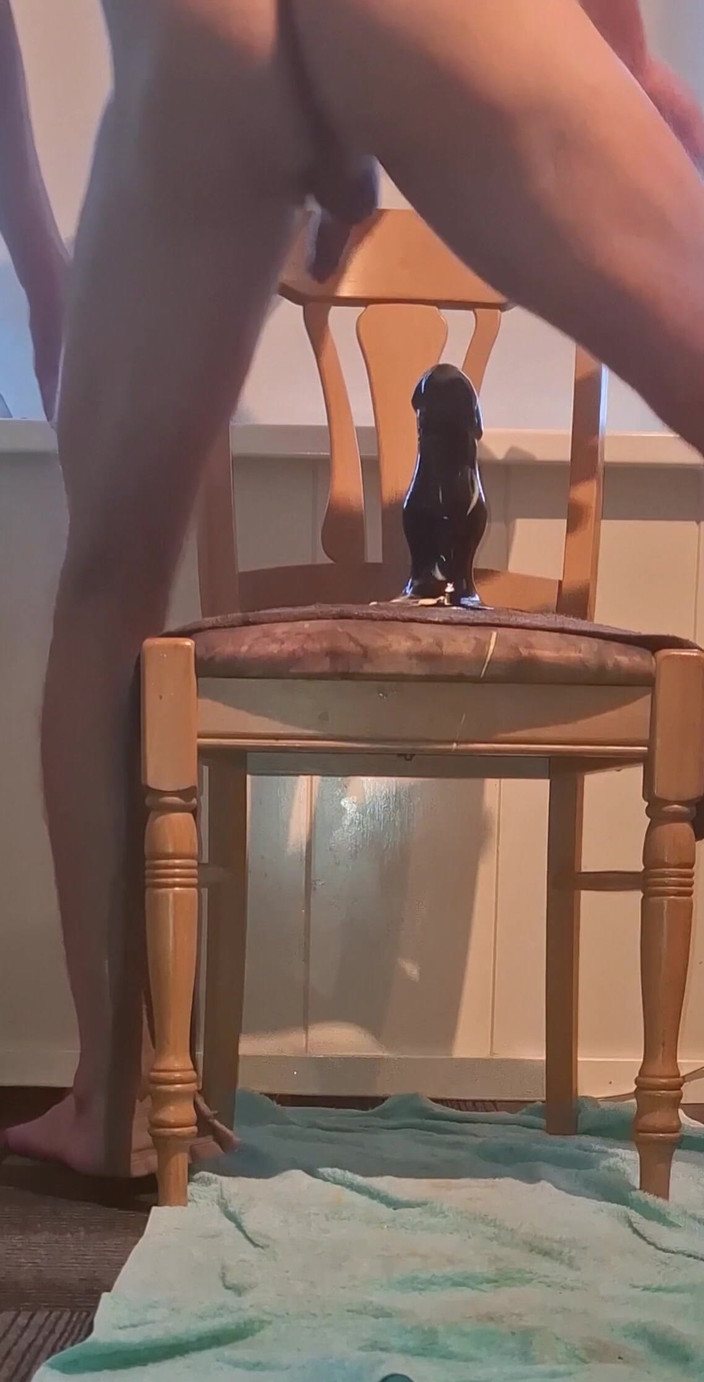 NoFace Twink X: Noface Twink X, gay sexy, chevauche un énorme jouet