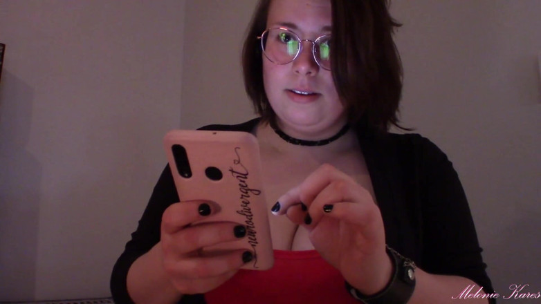 Melonie Kares: Przyjaciel flirtuje z tobą na imprezie (podłączenie) POV