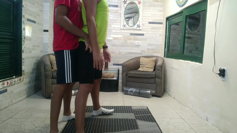 MiguellTrajano: Big dick yoga tränare &amp;hans privata anallektion - twinks i yoga tid...