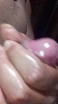 Scuoti il tuo pene energicamente
