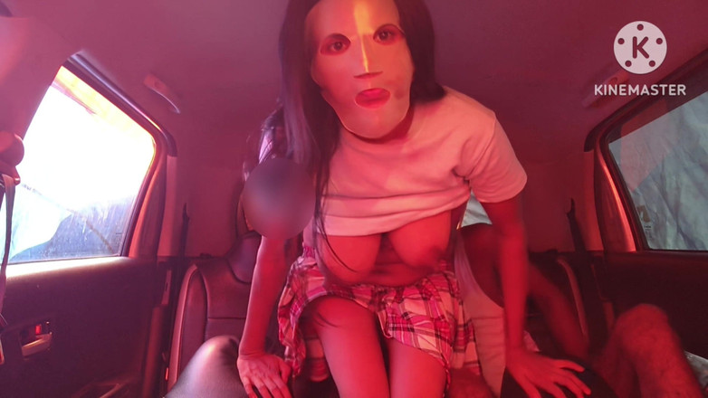 Hot Nisha bhabhi: 年轻的热辣印度女孩和男朋友在车里做爱