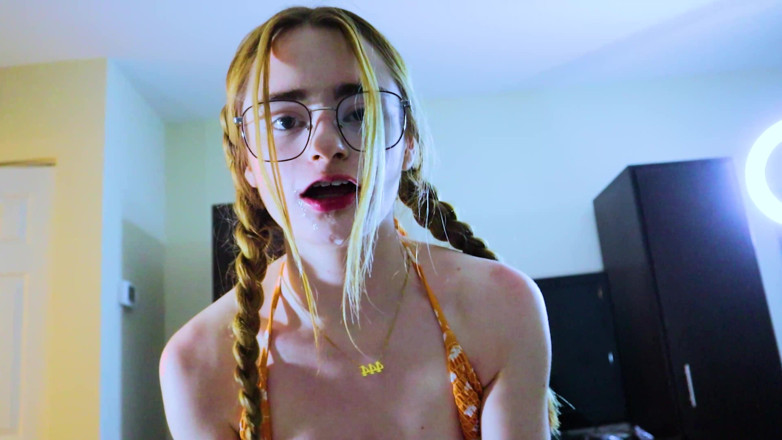 Smash Thots Films: I Smash Nerdy College Slut Reese Robbins in Hotel Room