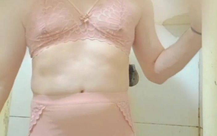 Carol videos shorts: Nosí sexy spodní prádlo