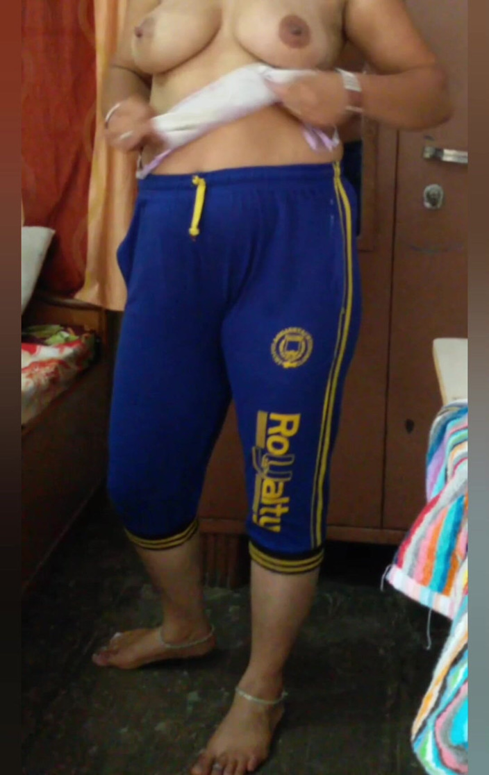 Priyahot77: Rakaman video pertunjukan bhabi besar Priya Bhabi