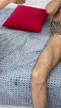 BBC a BWC vytahují prsa - Obrovská prsa kočka šuká se dvěma velkými penisy
