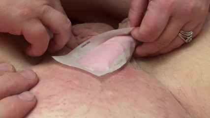 The Izars: Schambereich und schwanz und eier einwachsen, teil 1