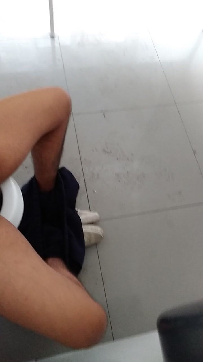 AlexAlejandro13: Masturbation dans une salle de bain naturgie