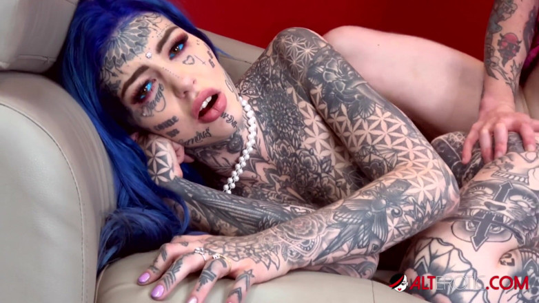 Alt Erotic: Dragon girl Amber Luke gets fucked by the director