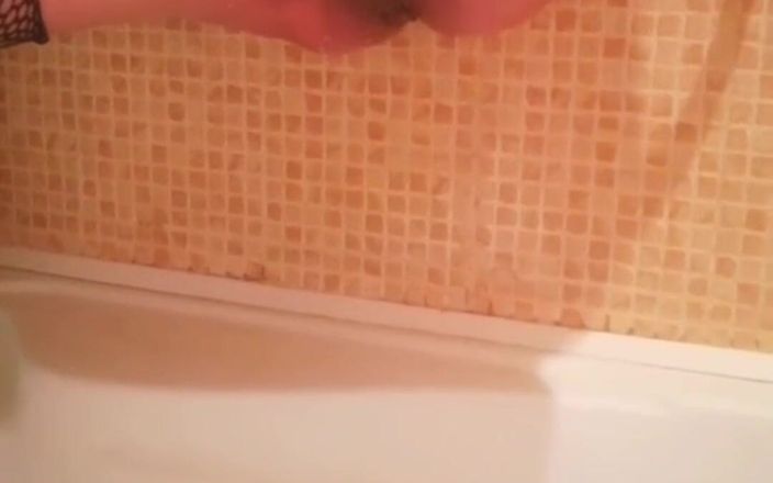 Pavli55: MILF Bathroom Pissing