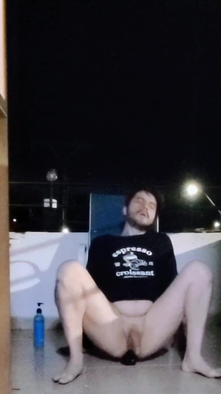 SlutClosetedfag: По-быстряку на балконе