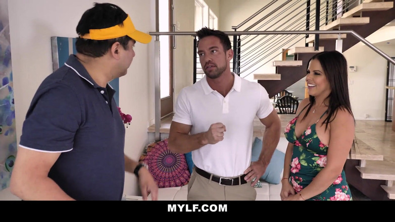 Mylf Official: Diamond Kitty neukt de golfinstructeur