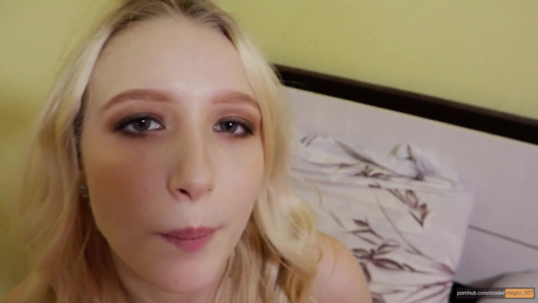 Stacy Starando: 中出しサプライズ。俺は義理の妹を騙し、コンドームを外して、彼女のオマンコを精液でいっぱいにした。