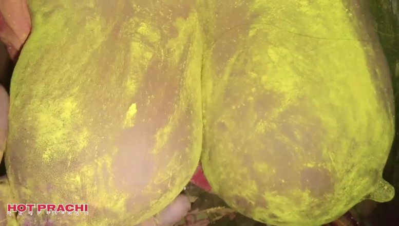 Hot prachi: Mutlu holi prachi yenge seks 