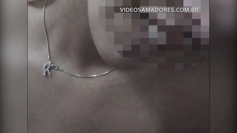 Amateurs videos: Greedy woman shows how to taste a big, big-headed cock...