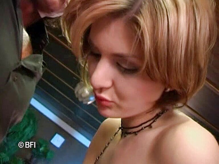 Battle of the asses and pussies: Nghiện tình dục