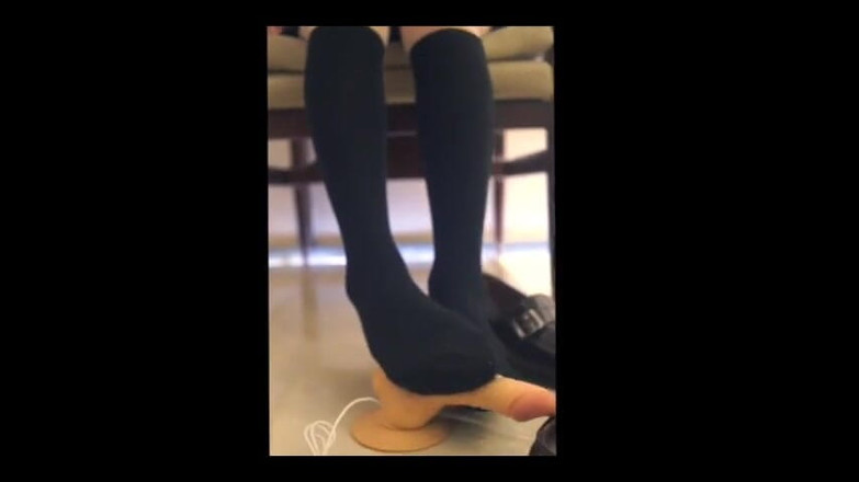 sisfetish: Uniform Socks Play, Mohu šukání na tvého ptáka?