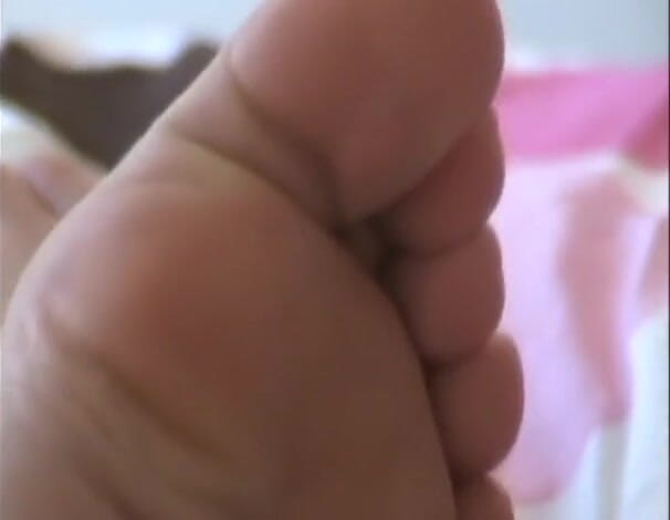 Foot Girls: Fußspiel mit sexy brünetter teen